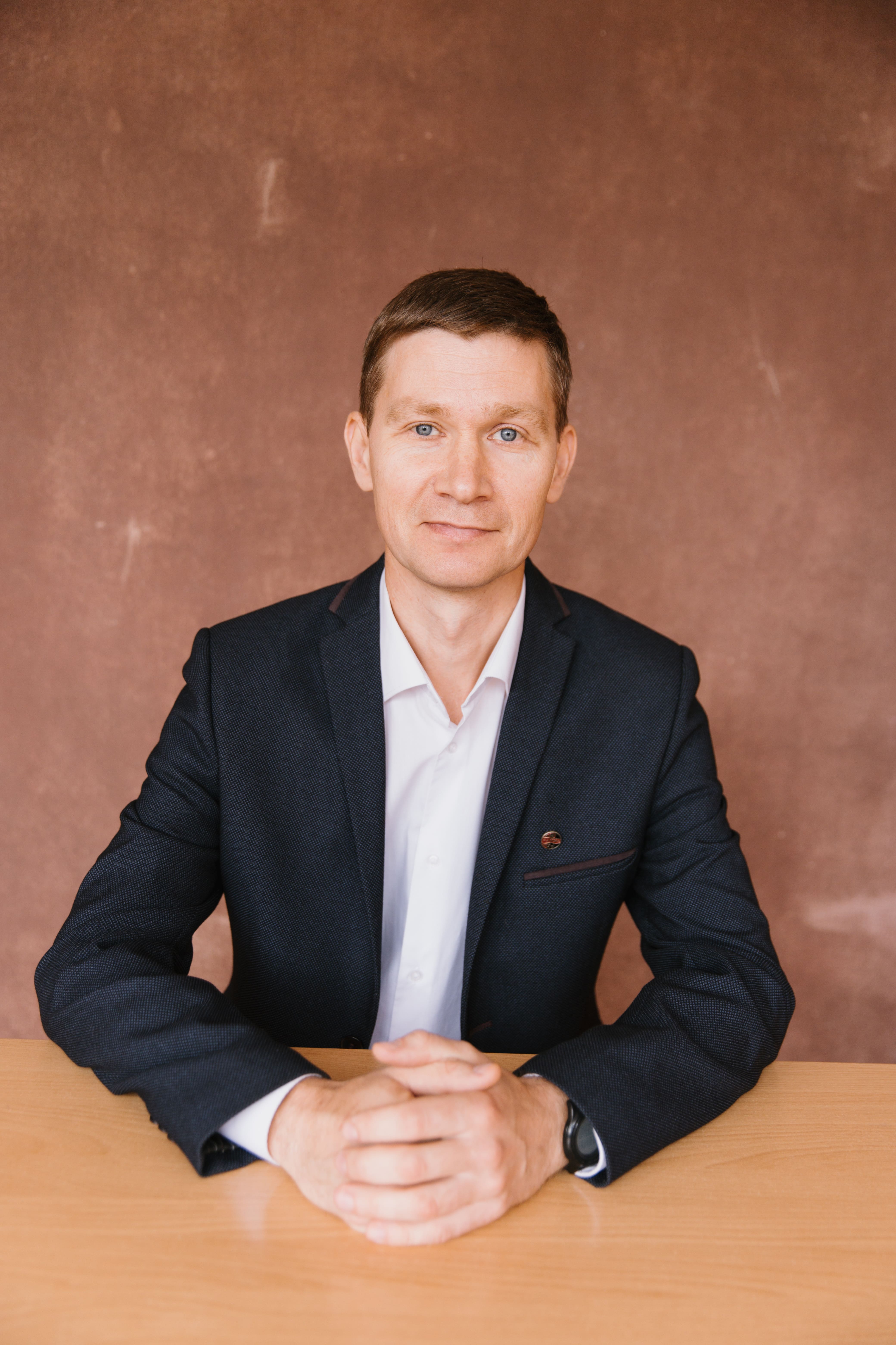 Поваляев Валентин Евгеньевич.